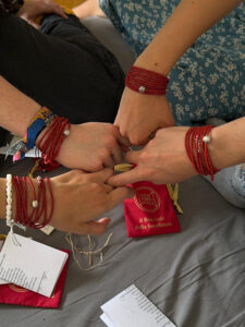 Il Bracciale dellla sorellanza - Le Sorelle (91)